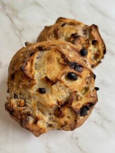 Special; Desem rozijnen-notenbrood